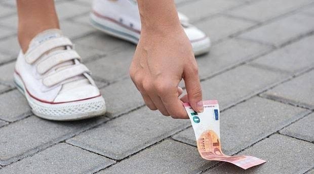 Yerde para bulsanız onu ne yaparsınız?