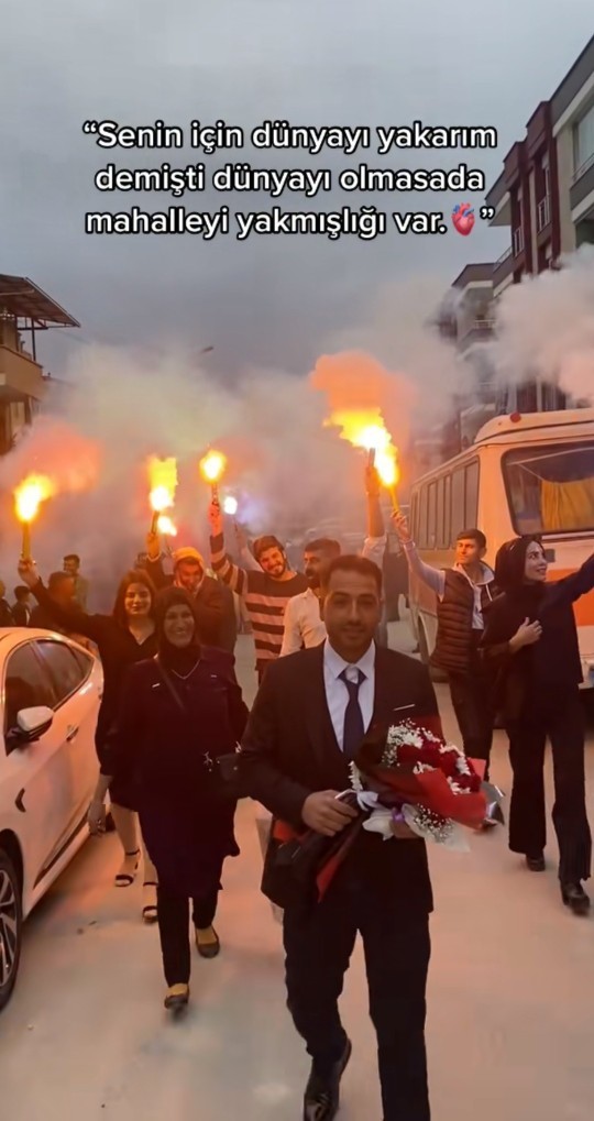 Kız isteme töreninde gösterişli, şovlu işleri sever misiniz?