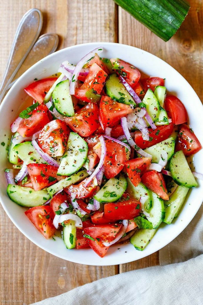 Soğansız salata olur mu?