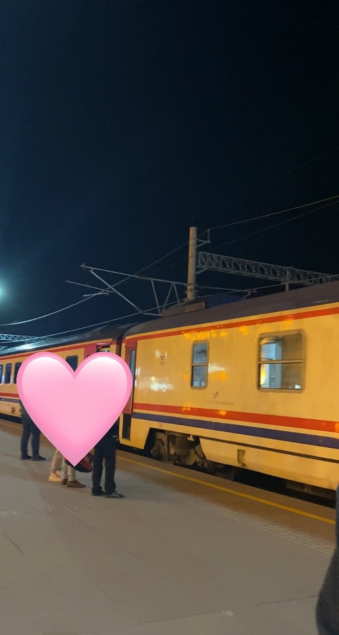 Şuraya şarkı bırakır mısınız ⤵️?