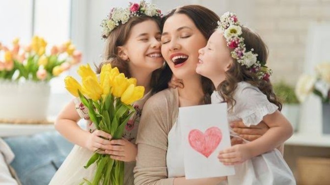 Anneler gününde çocuğu olmayan kadınların da anneler günü kutlanmalı mı?