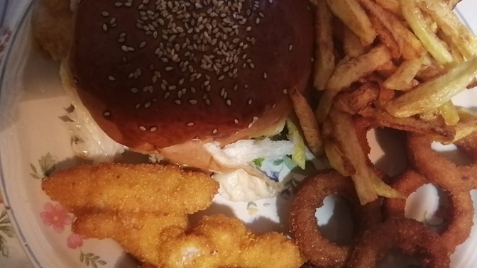 Ev yapımı burgerim nasıl olmuş?
