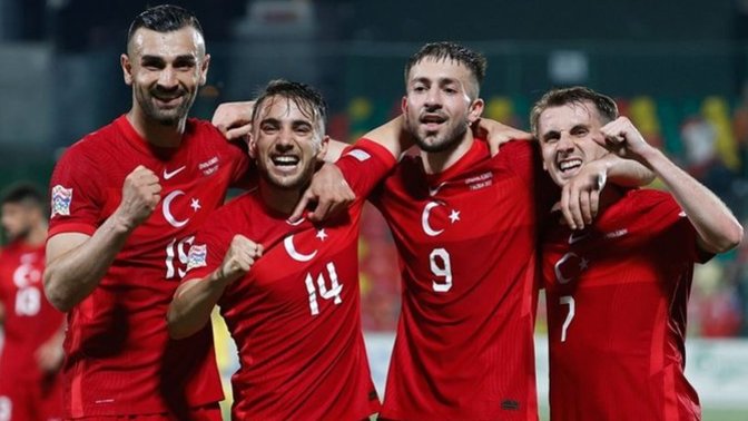 Sizce A Mili Takım'ımızın teknik direktörü kim olmalı?