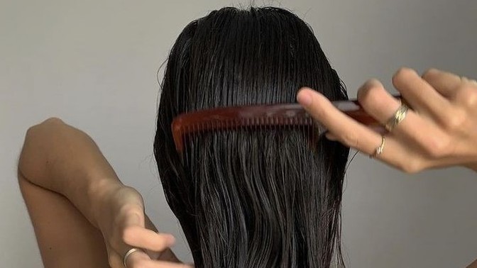 Saçları ıslakken mi taramak gerek, kurutup da mı?