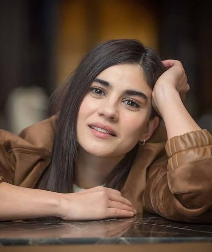 Leyla ile Mecnunda 3 sezonda en çok hangi Leylayı sevdiniz?