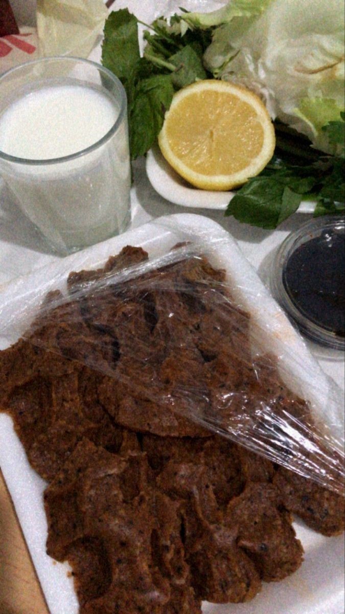Gece gece uyuyamayıp, çiğ köfte siparişi veren tek ben miyim?