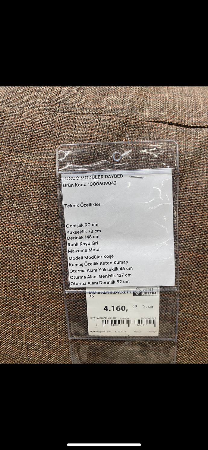 Az bana yardım eder misiniz :( odam krokisini çizdiğim gibi bu koltuk yatakla pencerenin arasına 225cm yazan yere sığar mı?