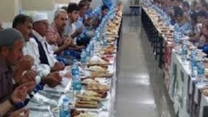 Cenaze evlerindeki yemek faslı hakkında düşünüyorsunuz,?