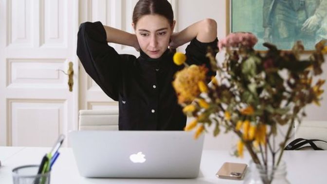 İşim olduğu için şükretmeliyim ama iş yerimden nefret ediyorum, yapabileceğim hiçbir şey de yok ama ne tavsiye verirsiniz?