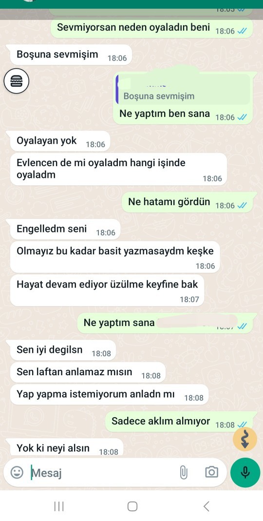 Bu erkekler ne yapmaya çalışıyor?