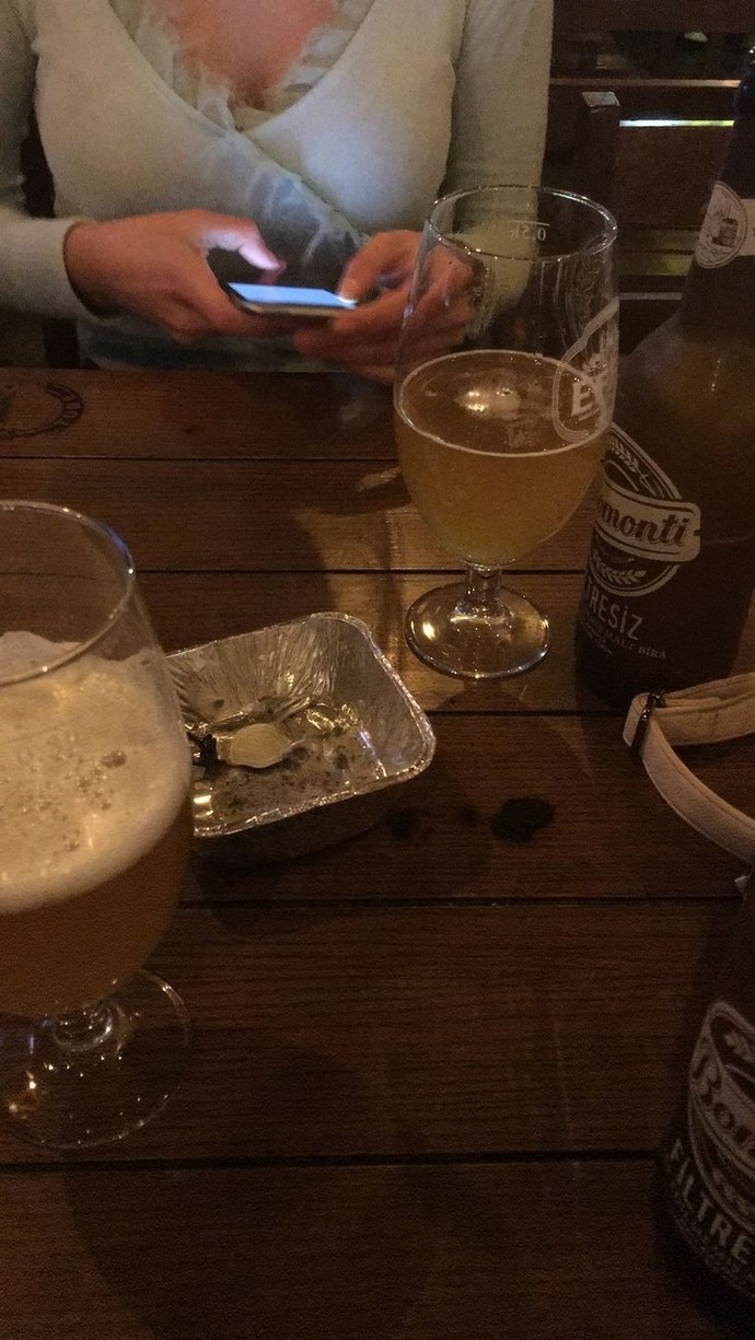 Alkolik biri ile sevgili olabilir misin?