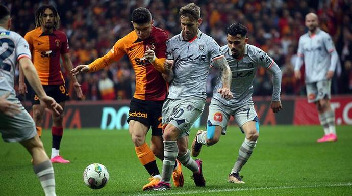 Galatasaray - Başakşehiri 1-0 yenerek şampiyonluk yarışında çok önemli bir galibiyet aldı! Maçı nasıl buldunuz?