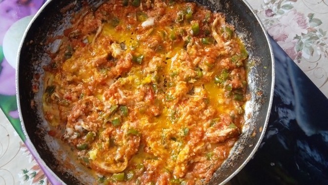 Kahvaltıda soğanlı menemen mi, soğansız menemen mi? Hangisi olmalı?