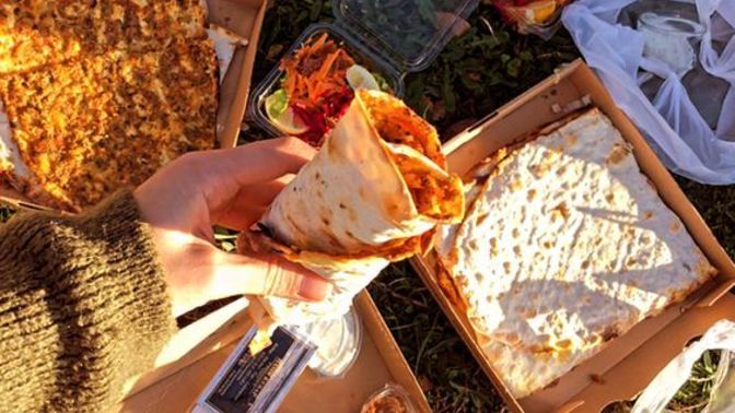 Bir oturuşta kaç lahmacun yersiniz?