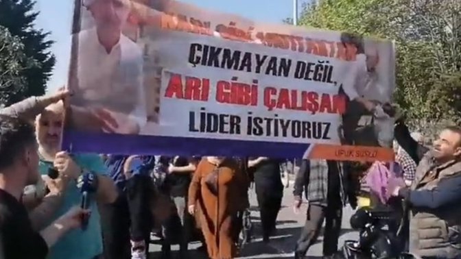 Kadınlara karı diyerek aşağılayan akpliler varken, ey akpli kadın seçmenler, hala AKP'ye oyunuzu verecek misiniz?