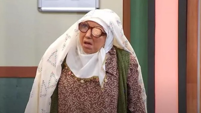 Babaannemle yaşadığım için her şeyime karışıyor, onu kırmadan istediğim gibi yaşayabilmenin bir yolu yok mu?