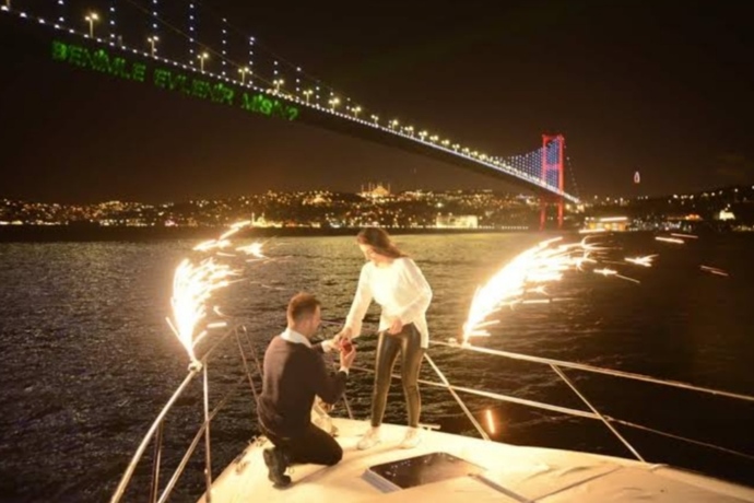 Gülleri eksik ama güzel bir teklif💍😂