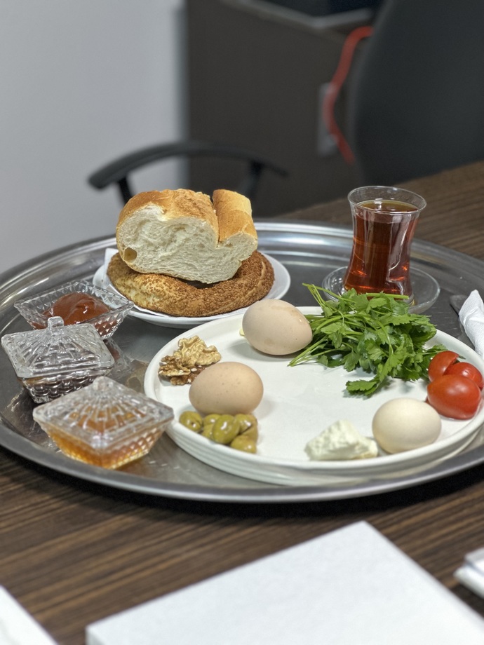 Haftanın altı günü böyle. Pazar genelde kahvaltı etmiyorum…