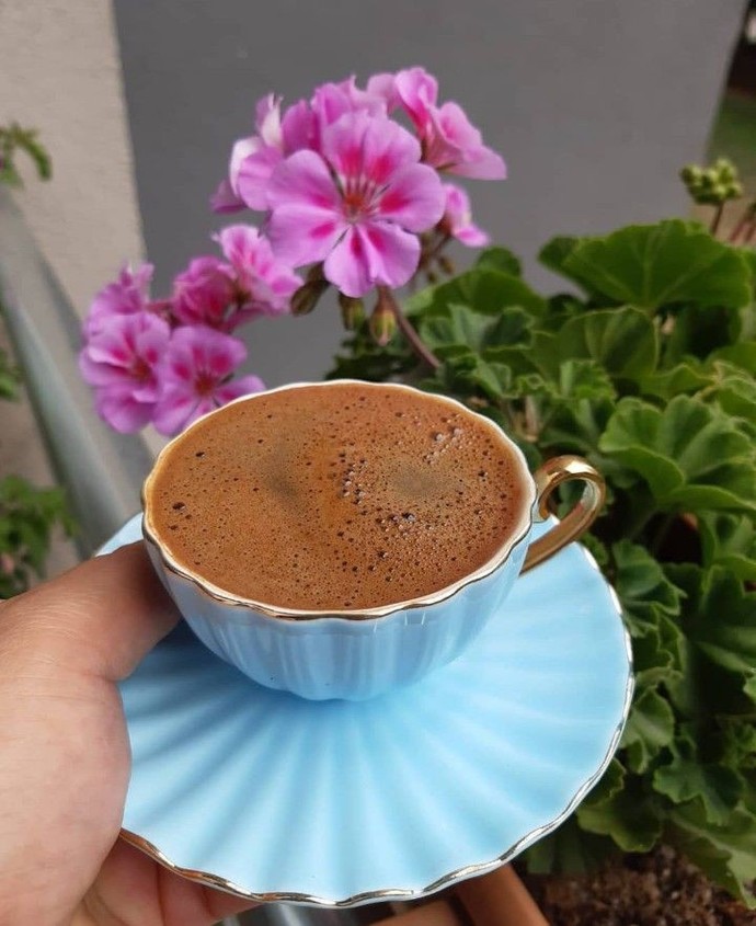 Yalnız içilen kahvenin tadı başka mıdır?