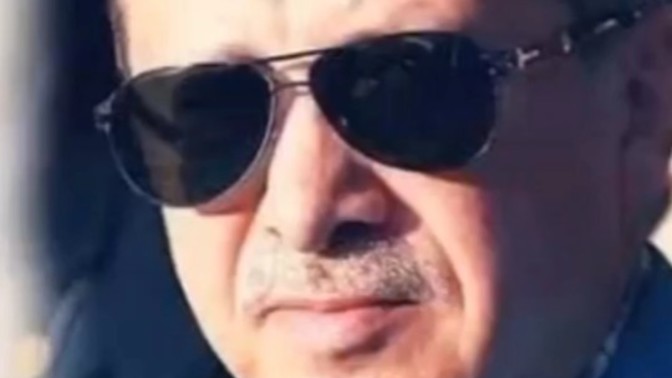 Siz hiç bu kadar karizmatik bir lider gördünüz mü?