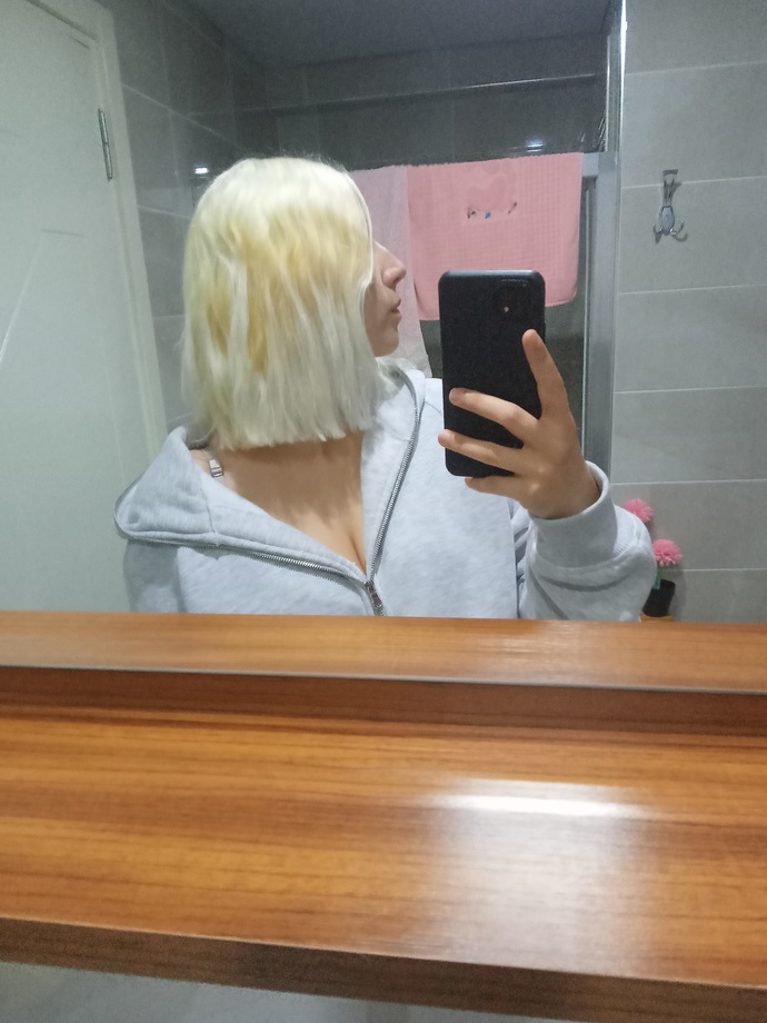 Saçımı yeni boyattım. Bu iğrenç rengin gitmesi için yapabileceğim bir şey var mı?