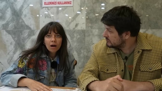 Flörtünüzle çatal, bıçak kullanımının yasak olduğu bir işletmede yemek yiyebilir misiniz?