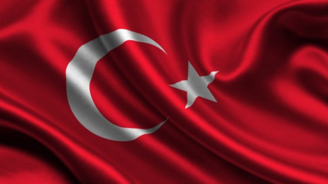 İngiltere de hiç seçim olmadan devlet başındaki kişiyi kral-kraliçe atıyor ama onlar diktatör olmuyor bizimki nasıl diktatör oluyo?