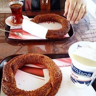 Simit ayran mı, simit çay mı? Size göre hangisi daha iyi bir ikili?