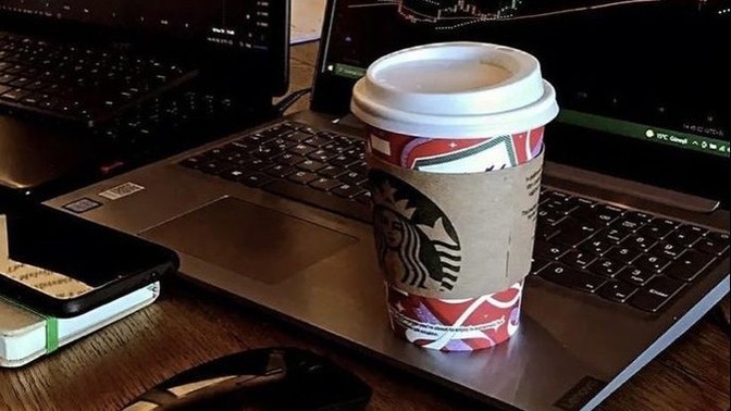 Laptop kullanırken üstüne içecek koyar mısınız?