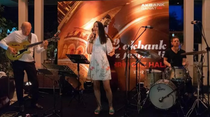 Konser biletiyle gelen arkadaşınızı geri çevirebilir misiniz?