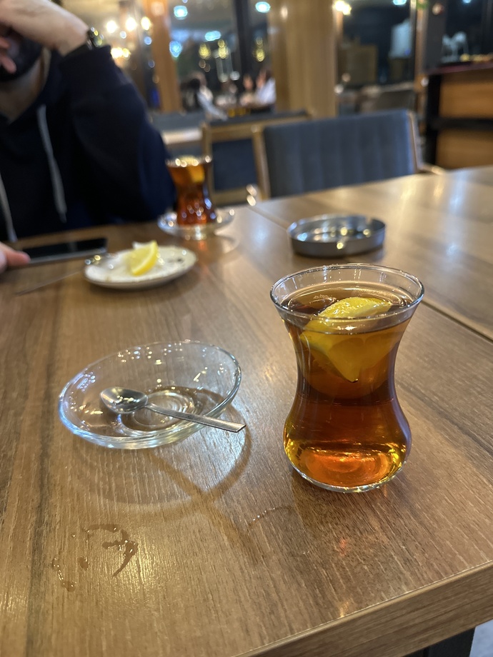 Şu an kimler neler yapıyor?