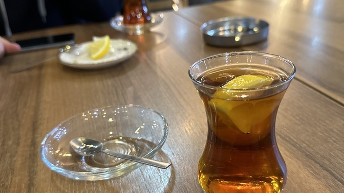 Şu an kimler neler yapıyor?
