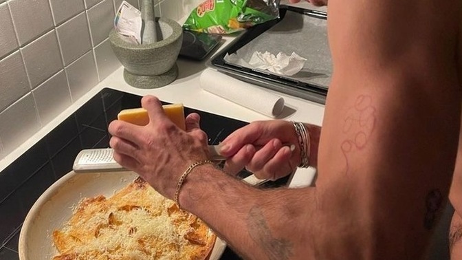 Kızlar çok yemek yiyen erkekleri sevmiyor mu?