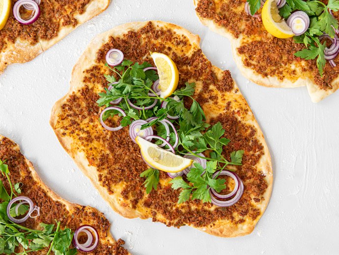 Lahmacun sever misiniz?
