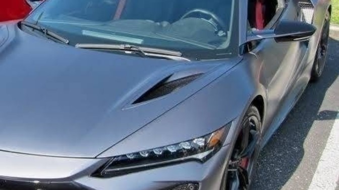 Honda araba ve motor aldım. Hangisi daha havalı?