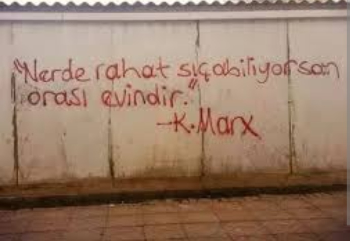Başkalarının evinde rahat edebiliyor musunuz?