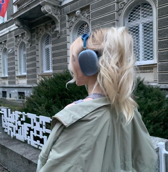 Türkçe şarkı dinlemediğini söyleyen kişiler size samimi geliyor mu?
