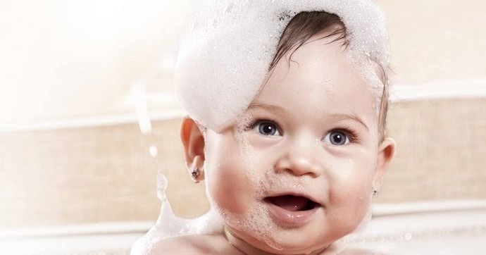 Bebekleri banyo yaptırırken hangi marka şampuan kullanırsınız?