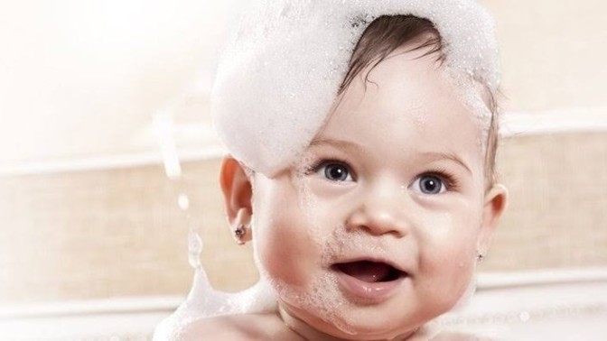Bebekleri banyo yaptırırken hangi marka şampuan kullanırsınız?