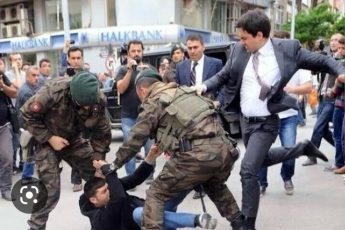 Seçim yaklaşıyor. Oy kullanırken hepimizin geçmişi gözümüzün önüne getirmeli, siz oyunuzu kimin için vereceksiniz?