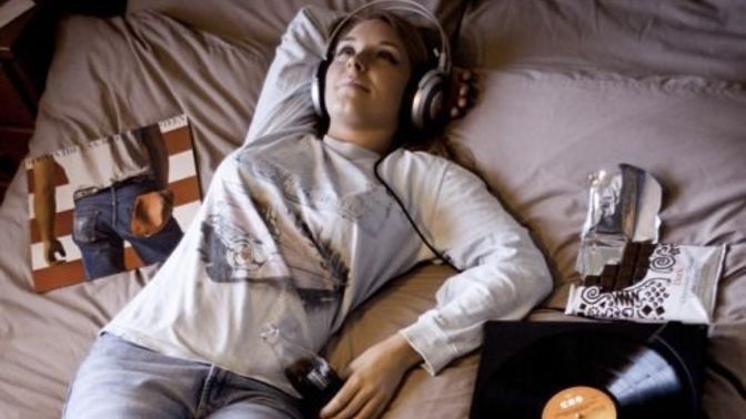 Seneler geçse de hâlâ dinlediğiniz bir şarkıcı ya da müzik grubu var mı?