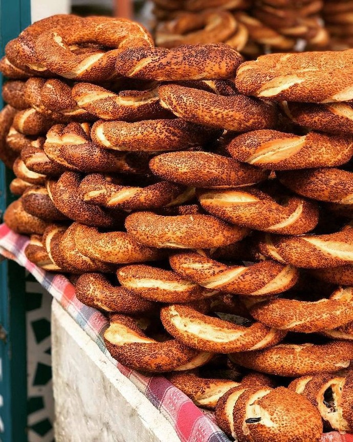 Fırından taze taze çıkan sımsıcak simite denk geldiğin ânı, neye benzetmek istersin hayatta?