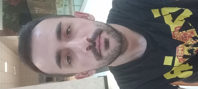 Tipi iyi olup sadece, geçirdiği bir rahatsızlıktan dolayı kafası biraz büyük olan birine şans verir misiniz? Lütfen dürüst olun?
