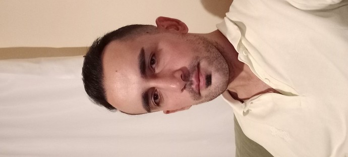 Tipi iyi olup sadece, geçirdiği bir rahatsızlıktan dolayı kafası biraz büyük olan birine şans verir misiniz? Lütfen dürüst olun?