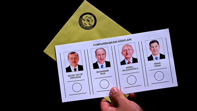 Bir adayın direkt cumhurbaşkanı olması için en az yüzde kaç oy alması gerekli?