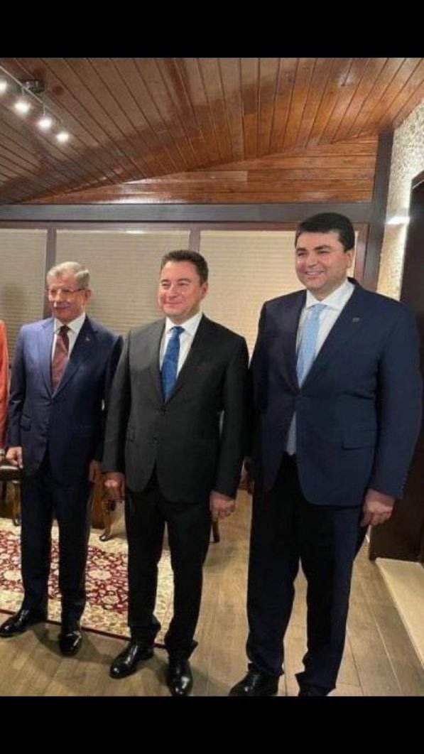 O değil de adamlar 0.2 oyla 90 tane milletvekili nasıl çıkardı ya?