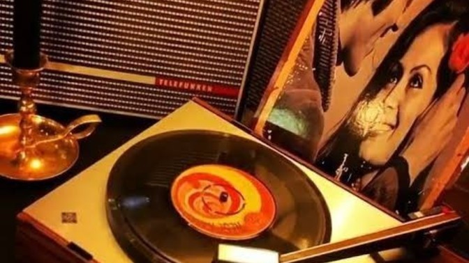 Dinlediğiniz Nostaljik Şarkılar var mı? Varsa Hangisi?