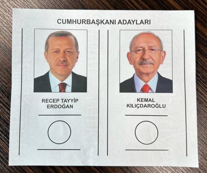 Seçimin 2. turu için oy pusulası belli oldu. Oyunuz kime gidecek?