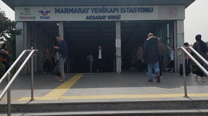 Marmarayın Yenikapı istasyonunda bir genç intihar etmiş. Gençlerin dertleri neler sizce?