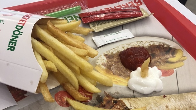 Patates kızartmasını ketçapla mı yersin, mayonezle mi?